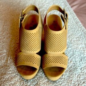 Cute tan wedges